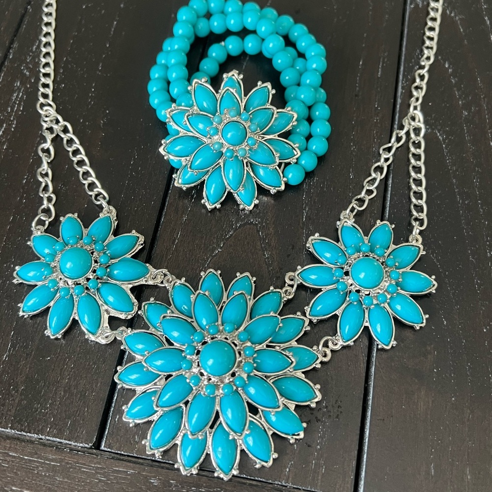 Statement Jewelry Set - Picture 6 of 11